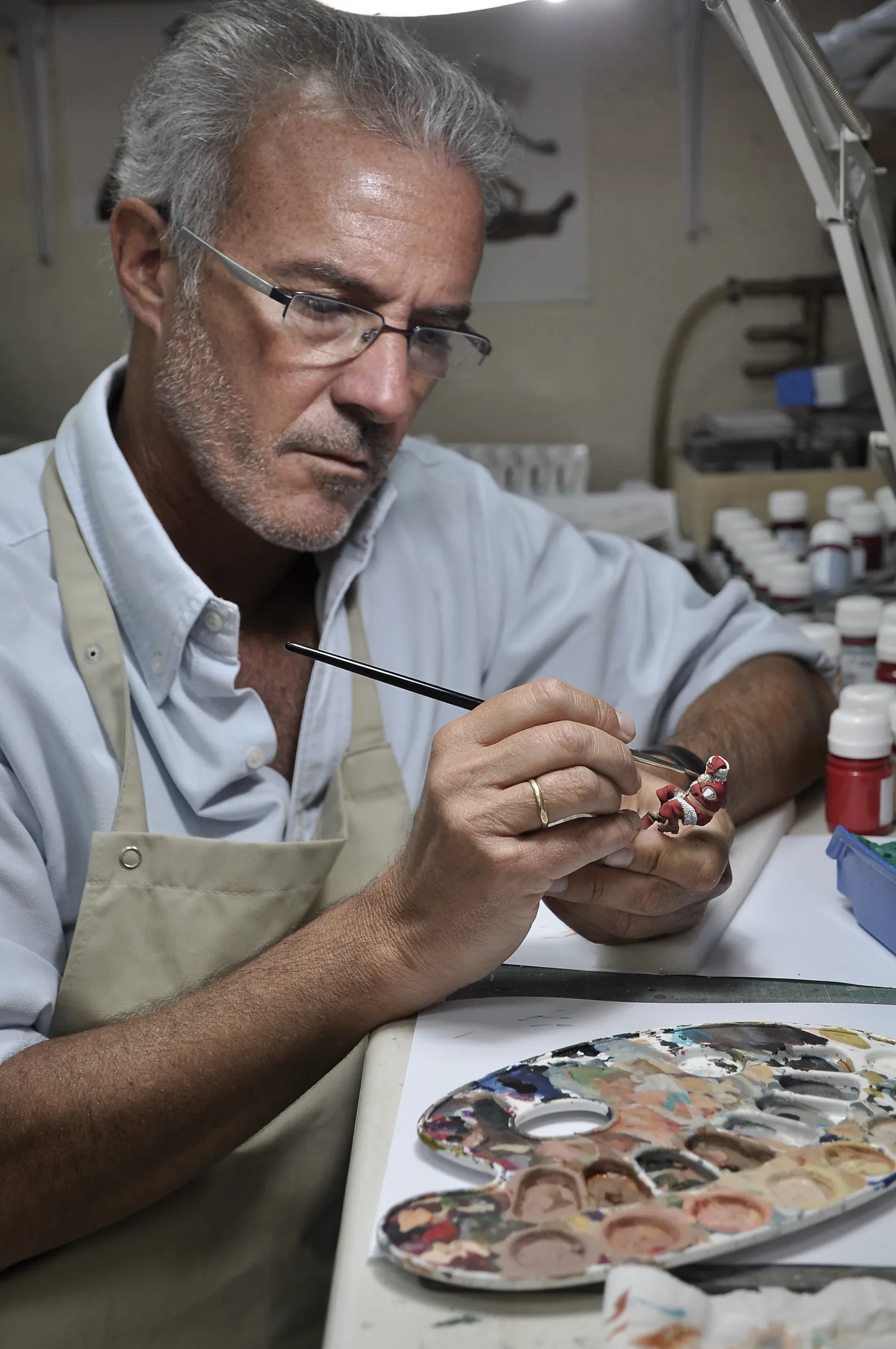 Julio Cabos en su taller
